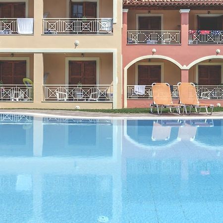 Aronda Apartments Дассия Экстерьер фото