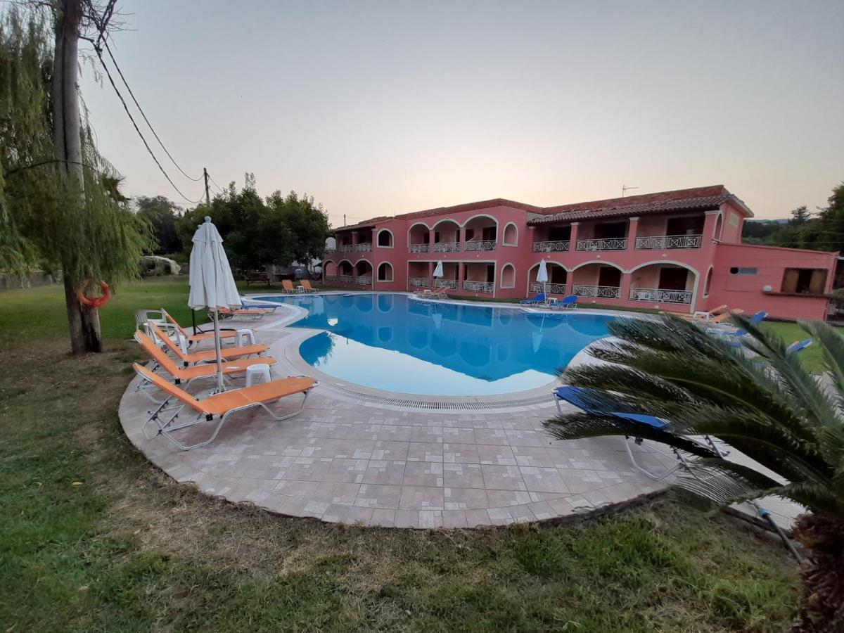 Aronda Apartments Дассия Экстерьер фото