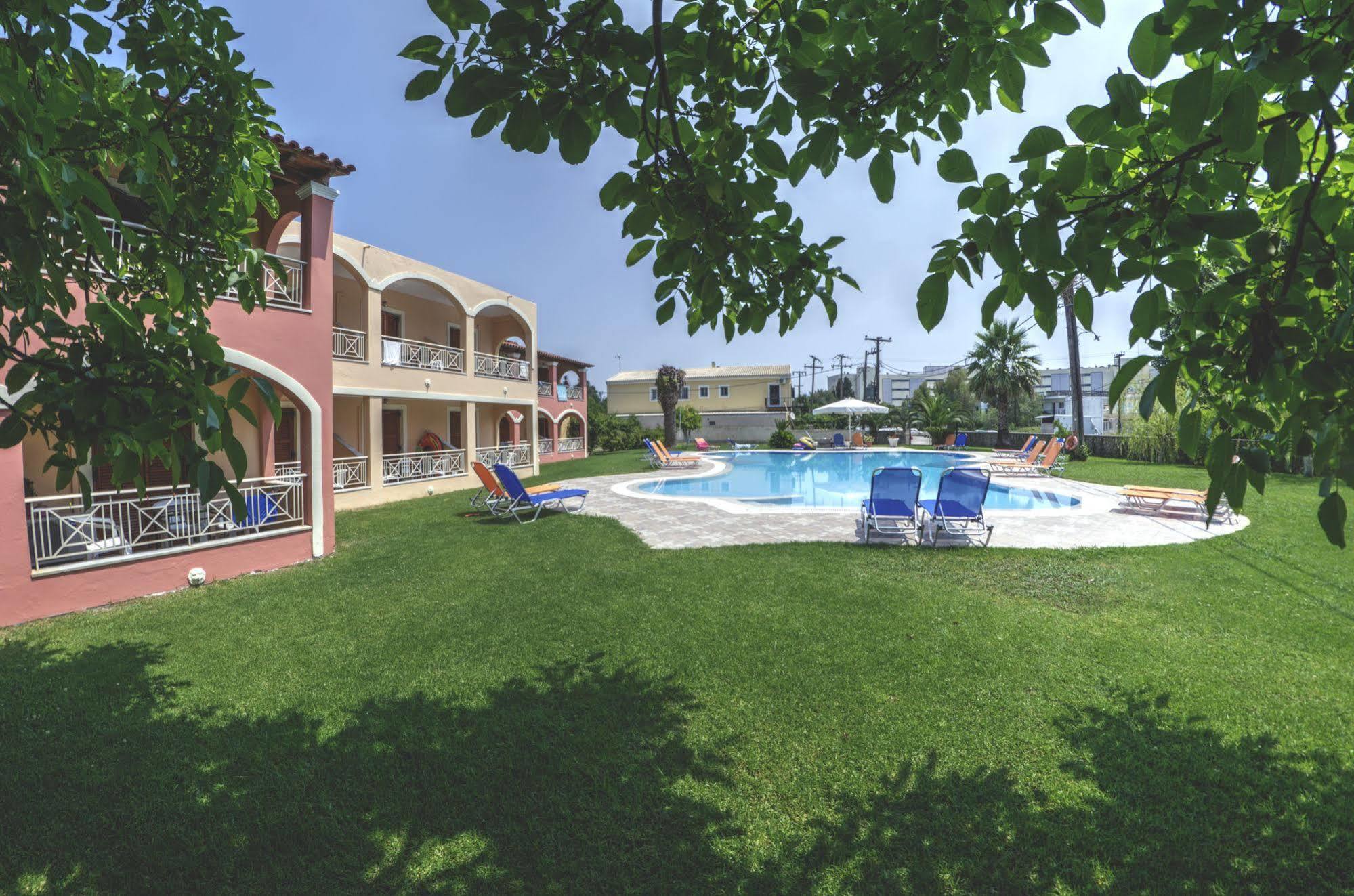 Aronda Apartments Дассия Экстерьер фото