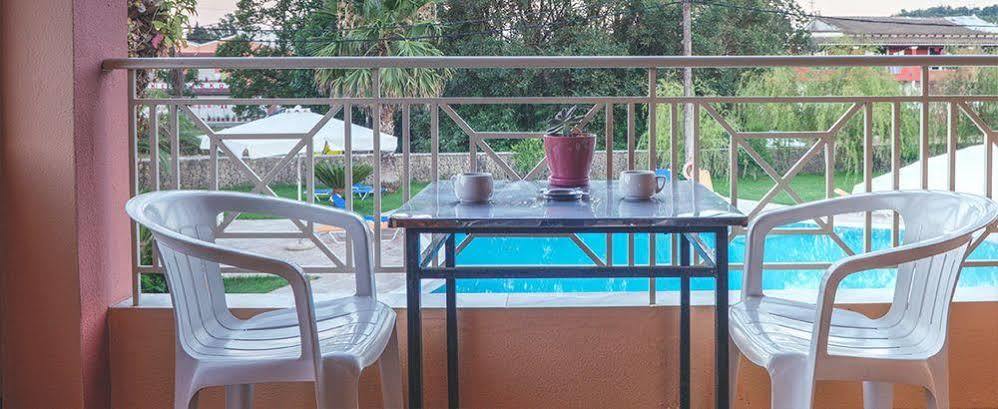 Aronda Apartments Дассия Экстерьер фото